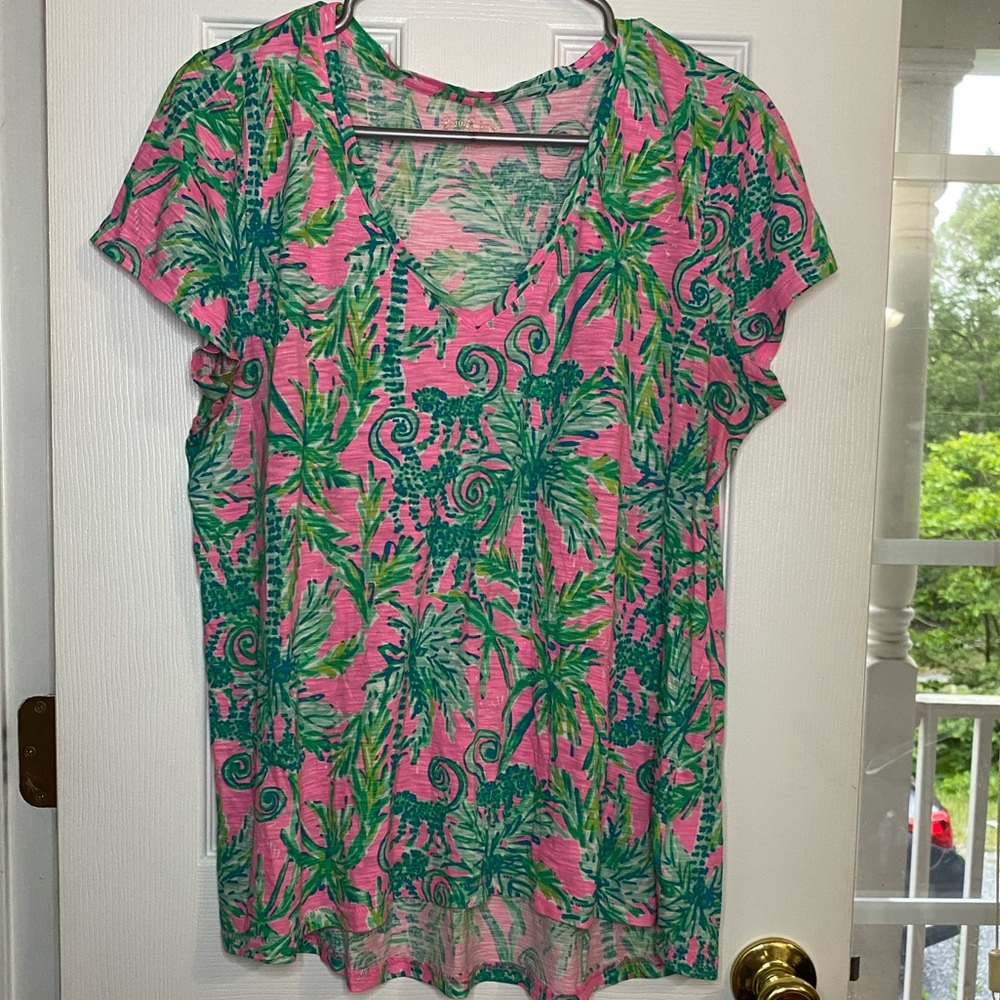 Lilly Pulitzer Etta V-neck T-shirt top in Prosecco Pink